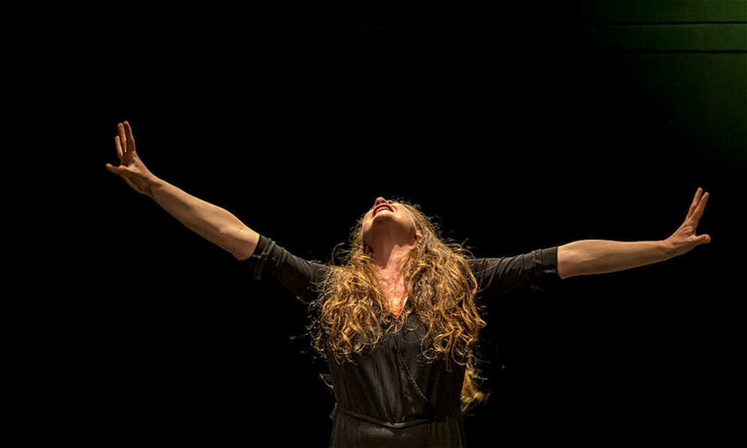 Binge Bytes Led REVIEW: Be My Guest, Monia Baldini, Prague Fringe Festival ...